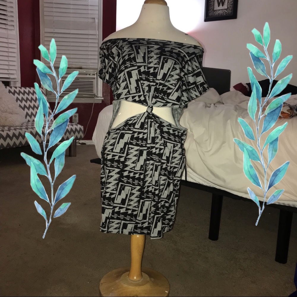 Cool printed stomach cut dress 🦋🍃🌱